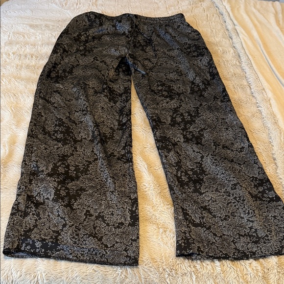 Rafaella Pants - Rafaella Black and Gray Patterned Pants